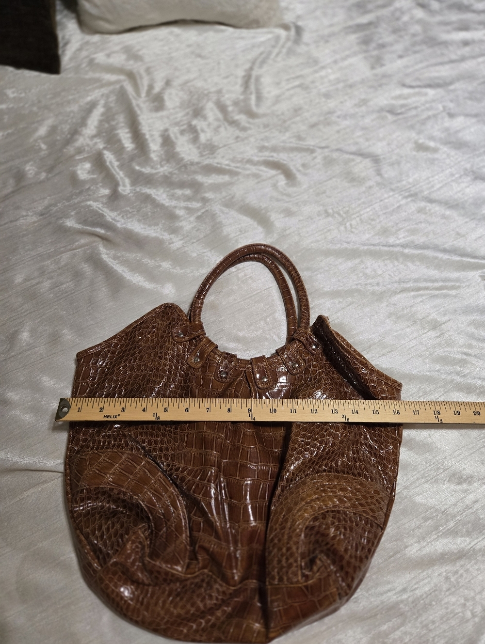 Croc-Embossed Brown Faux Leather Tote Bag - Picture 4 of 7